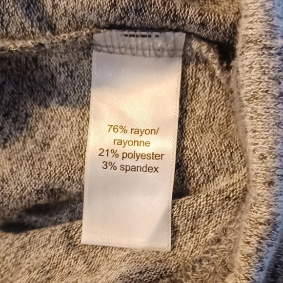 Maurices Gray Camo Straight Hem Pullover EUC - Picture 6 of 6